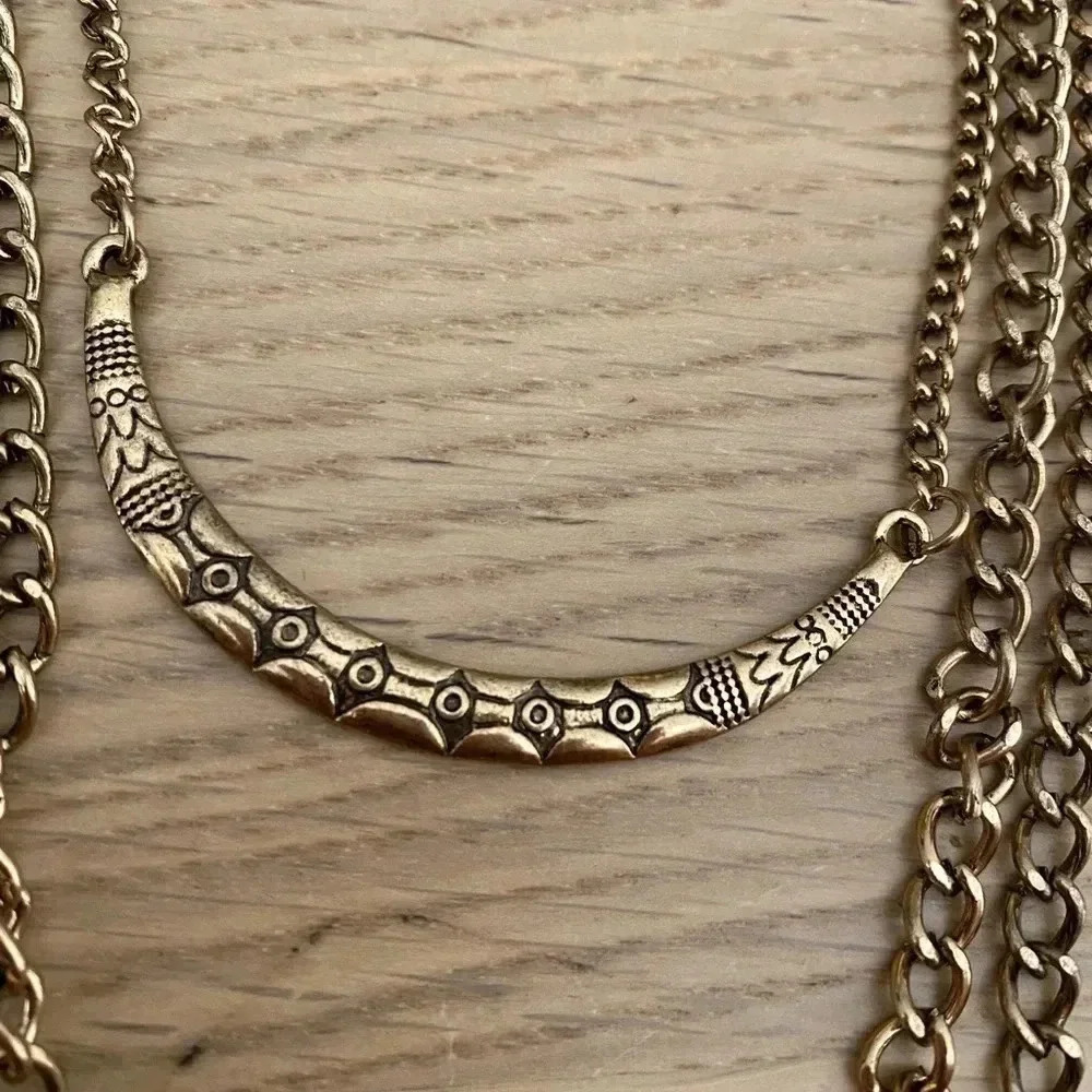🆕Layered Rhinestone Engraved Necklace🆕 - Picture 3 of 8